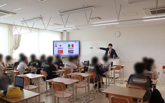 トレイダーズ証券が渋谷区立代々木中学校で出張授業　中学1～3年生26名が為替と投資の基礎を学ぶ